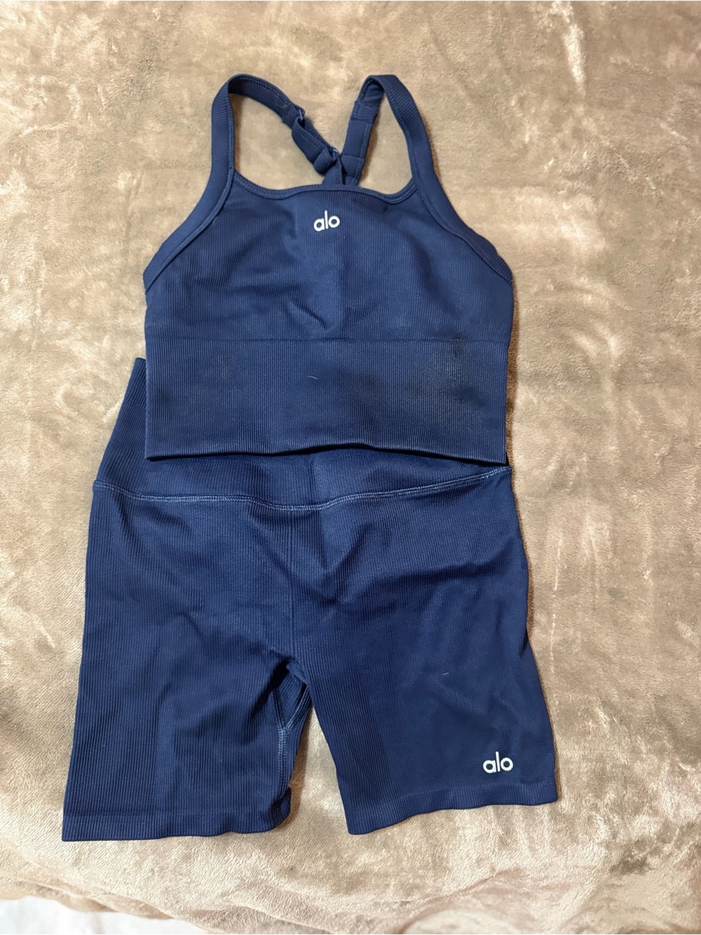 Alo Yoga Seamless Ribbed Favorite Bra + 5” Short Set — Navy never worn out